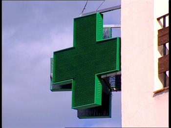 Cruz de farmacia. Imagen de sciencepics.org con licencia Creative Commons 